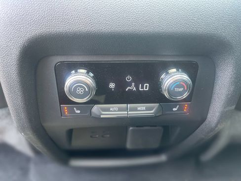 Used 2025 GMC Acadia Denali AWD/4WD image 39