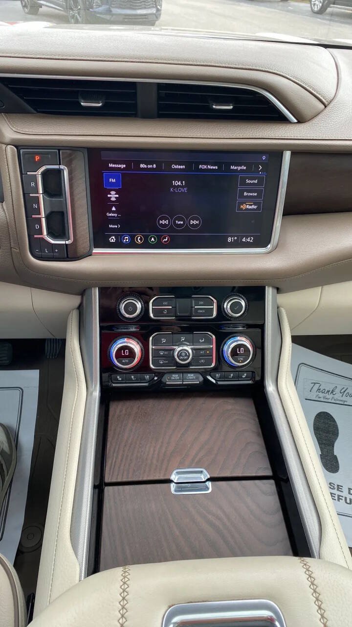 Used 2021 GMC Yukon XL Denali w/ Denali Premium Package AWD/4WD image 18