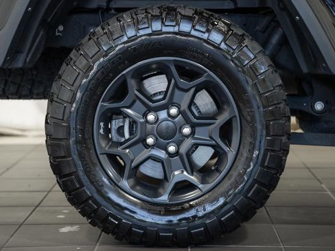 Used 2023 Jeep Gladiator Sport AWD/4WD image 17