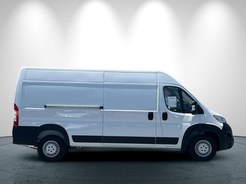 Used 2026 RAM ProMaster 2500 w/ Convenience Group FWD image 3