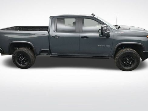 Used 2025 Chevrolet Silverado 2500 ZR2 w/ Technology Package image 23