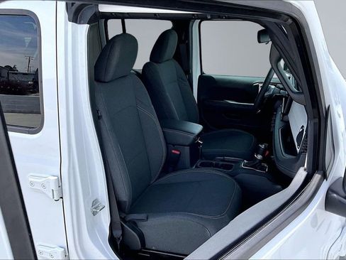 Certified 2025 Jeep Wrangler Unlimited Sahara w/ Safety Group image 16