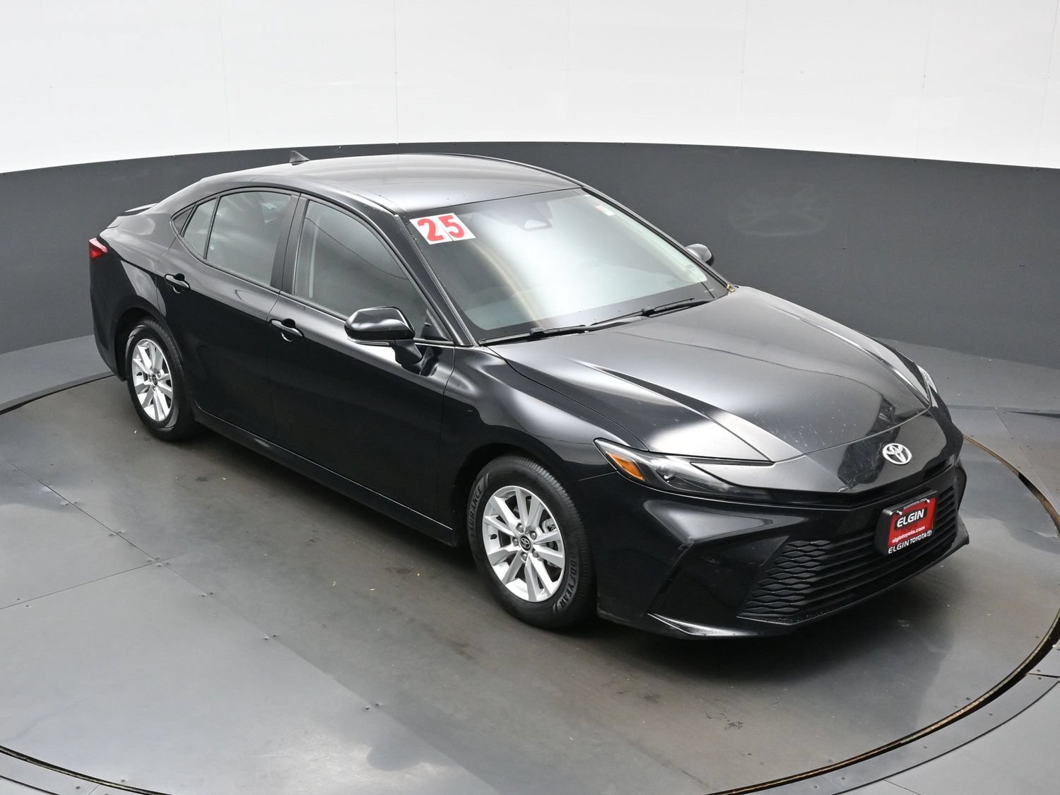 Used 2025 Toyota Camry LE FWD image 34