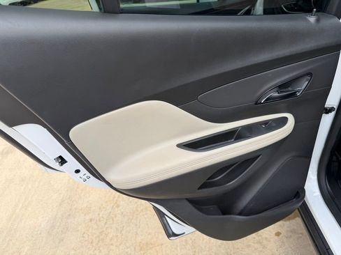 Used 2021 Buick Encore Preferred image 15