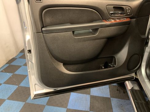 Used 2013 GMC Sierra 2500 SLT w/ SLT Convenience Package image 12