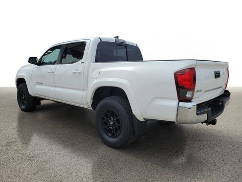 Used 2019 Toyota Tacoma SR5 AWD/4WD image 3