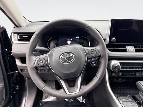 Used 2025 Toyota RAV4 XLE w/ Convenience Package AWD/4WD image 12