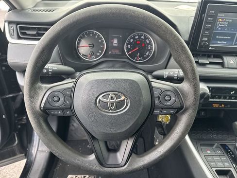 Used 2021 Toyota RAV4 LE image 22