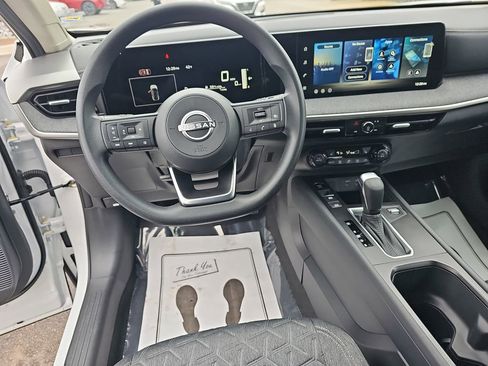New 2026 Nissan Kicks SV w/ SV Premium Package FWD image 18