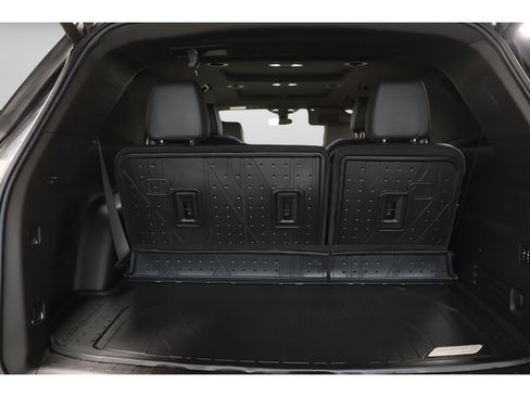 Used 2023 Chevrolet Traverse High Country w/ LPO, Cargo Package AWD/4WD image 30