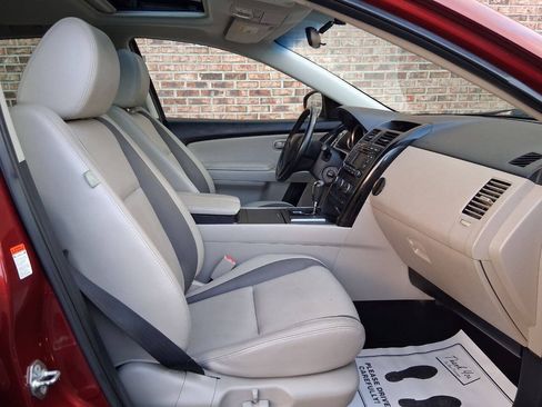 Used 2010 MAZDA CX-9 Touring w/ Moonroof & Bose Audio Pkg FWD image 11