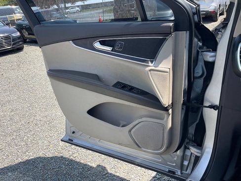 Used 2017 Lincoln MKX Select w/ Select Plus Package AWD/4WD image 22
