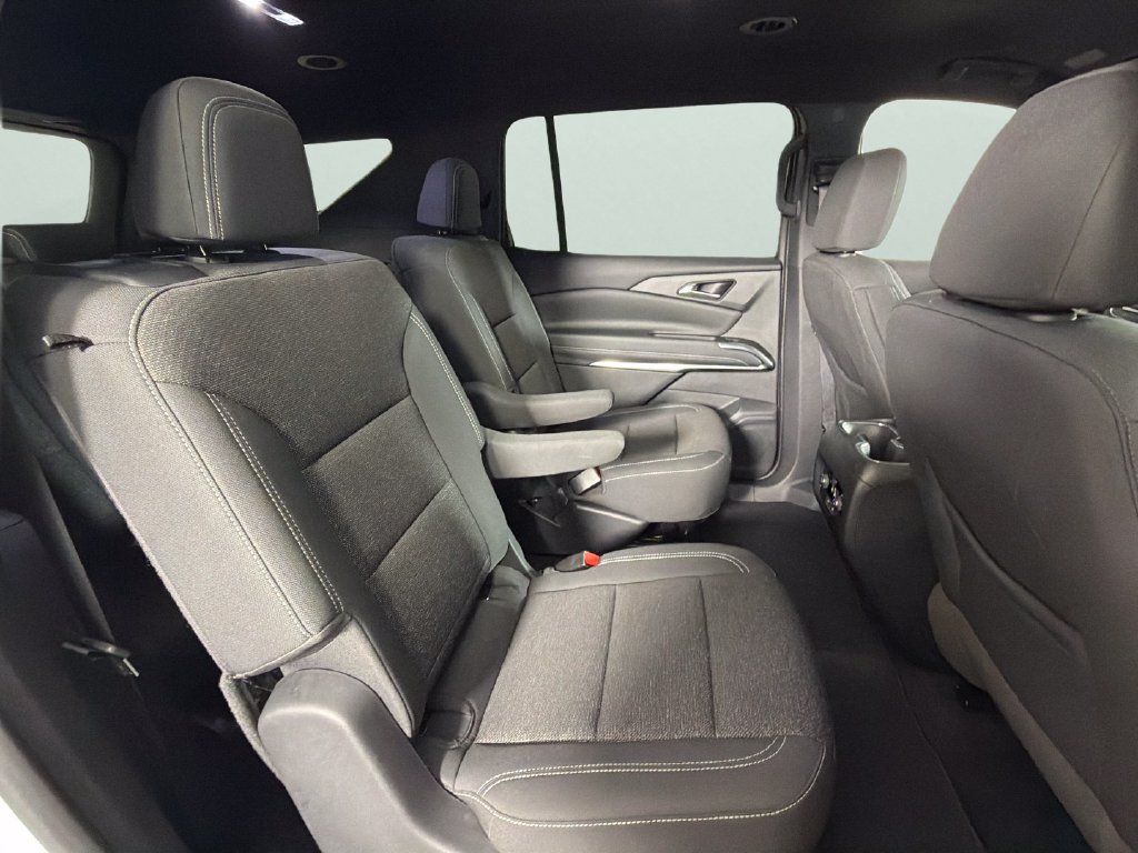 Used 2024 Chevrolet Traverse LT FWD image 31
