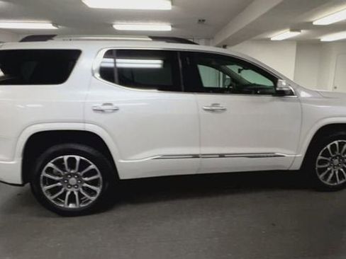 Certified 2021 GMC Acadia Denali w/ Denali Technology Package FWD image 9