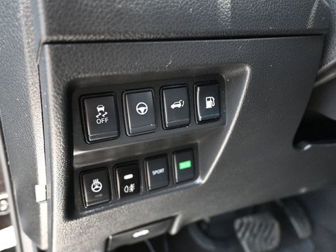 Used 2020 Nissan Rogue SV w/ Premium Package FWD image 10