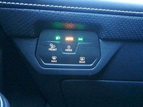 Certified 2024 Volkswagen Atlas SE image 25