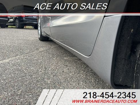Used 2018 Chrysler Pacifica Touring Plus w/ Tire & Wheel Group image 5