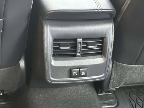 Used 2022 Toyota Avalon XLE image 15