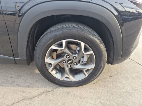 Used 2024 Chevrolet Trax LT image 10