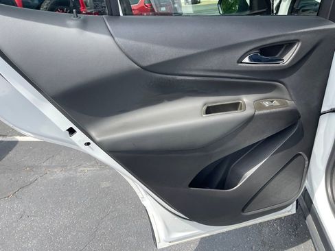 Used 2023 Chevrolet Equinox LT FWD image 20