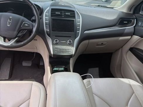 Used 2019 Lincoln MKC Reserve image 26
