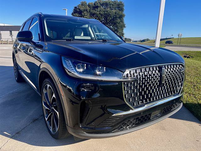 Used 2025 Lincoln Aviator Reserve w/ Luxury Package RWD image 1