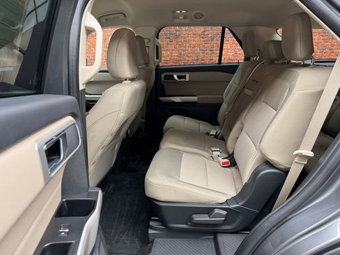 Certified 2023 Ford Explorer XLT AWD/4WD image 23