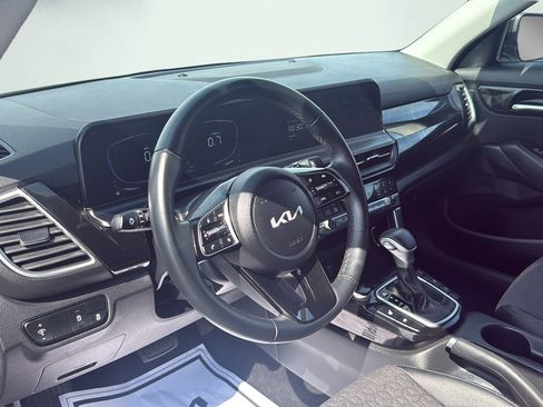 Used 2025 Kia Seltos S AWD/4WD image 32