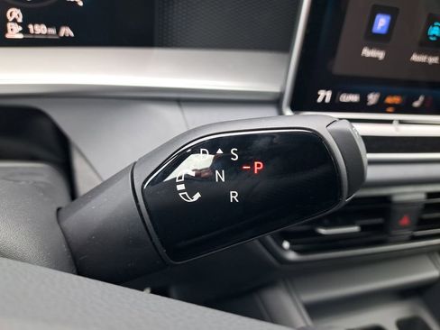 New 2025 Volkswagen Tiguan SE R-Line image 22