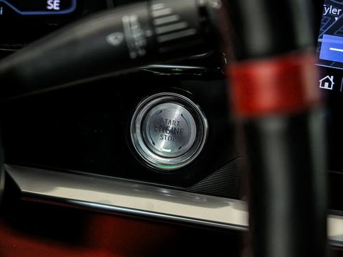 Used 2021 Chevrolet Corvette Stingray w/ Z51 Performance Package image 21