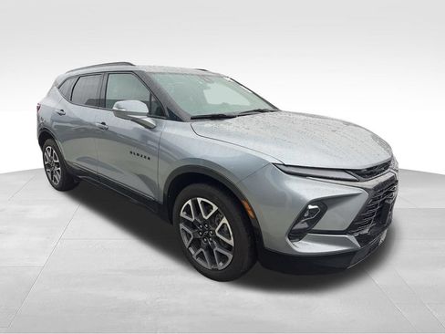 Used 2025 Chevrolet Blazer RS FWD image 18