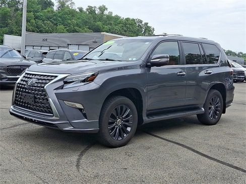 Used 2023 Lexus GX 460 Luxury w/ Sport Design Package AWD/4WD image 3