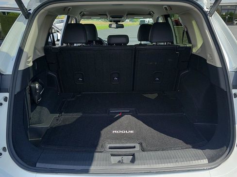 Used 2025 Nissan Rogue SL AWD/4WD image 28