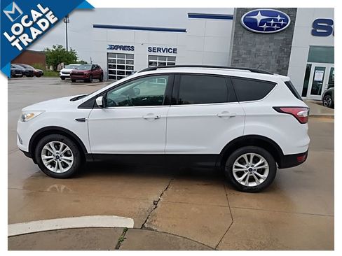 Used 2017 Ford Escape SE w/ SE Leather Comfort Package AWD/4WD image 9