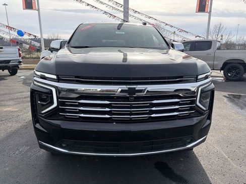 New 2026 Chevrolet Suburban Premier w/ Sun And Tow Package AWD/4WD image 11