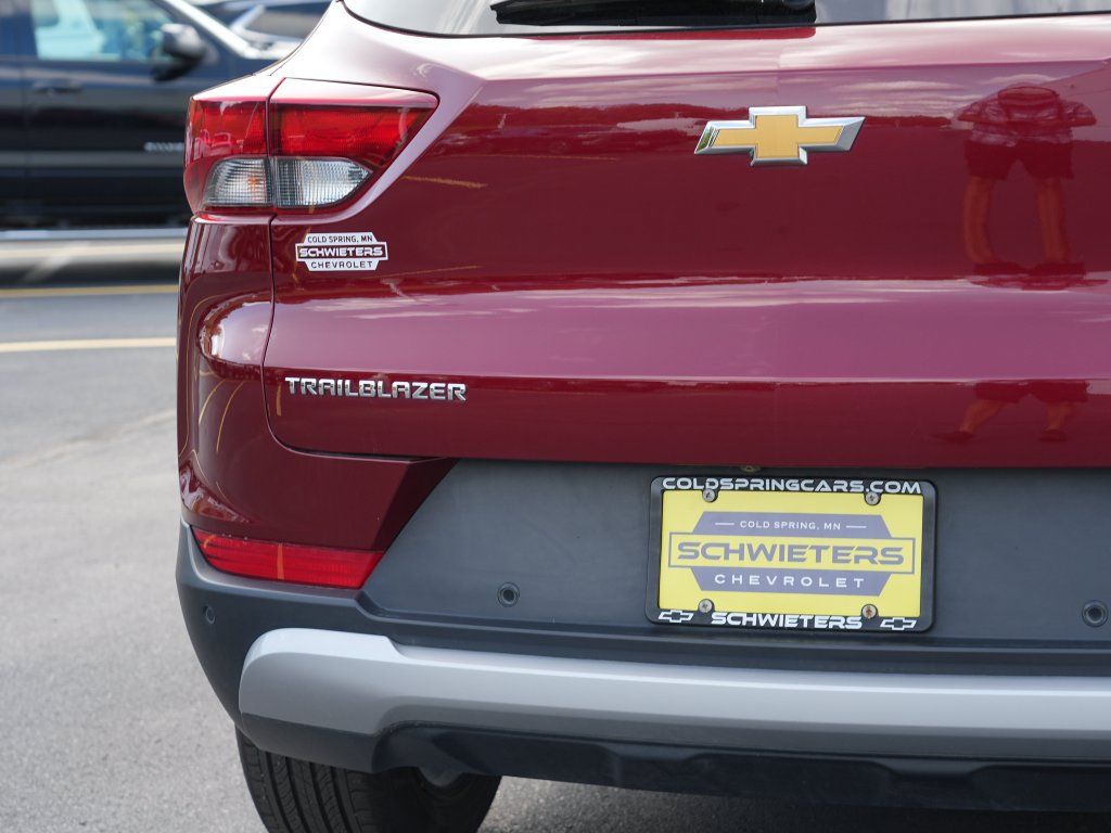 Certified 2024 Chevrolet TrailBlazer LT w/ Driver Confidence Package FWD image 10