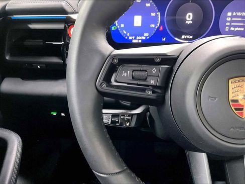 Used 2025 Porsche Macan 4 Electric image 21