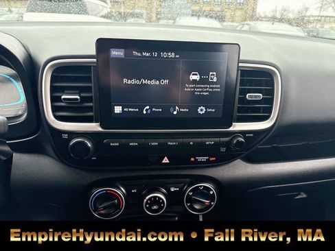 Used 2025 Hyundai Venue SE image 20