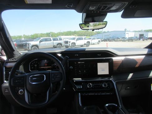 New 2026 GMC Sierra 3500 Denali Ultimate AWD/4WD image 16