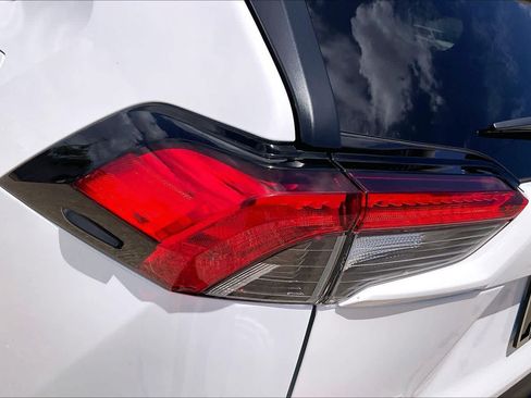 Used 2025 Toyota RAV4 XLE FWD image 24