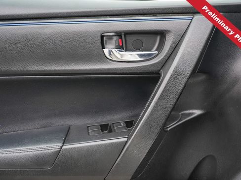 Used 2018 Toyota Corolla SE FWD image 16