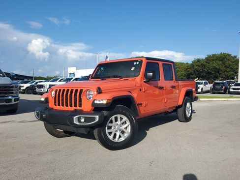 Used 2023 Jeep Gladiator Sport image 31