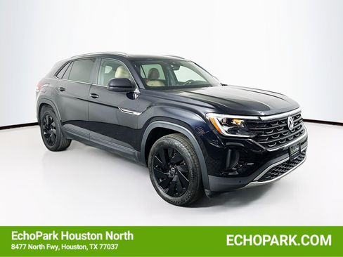 Used 2025 Volkswagen Atlas Cross Sport SE image 1