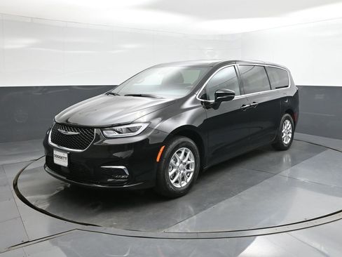 New 2026 Chrysler Pacifica Select image 34