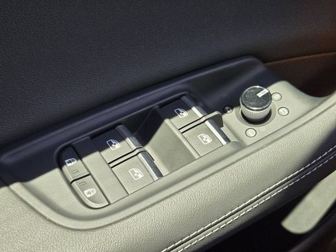 Certified 2025 Audi Q8 Premium Plus AWD/4WD image 30