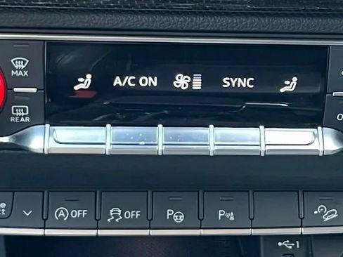 Used 2019 Audi SQ5 Prestige w/ Prestige Package AWD/4WD image 31