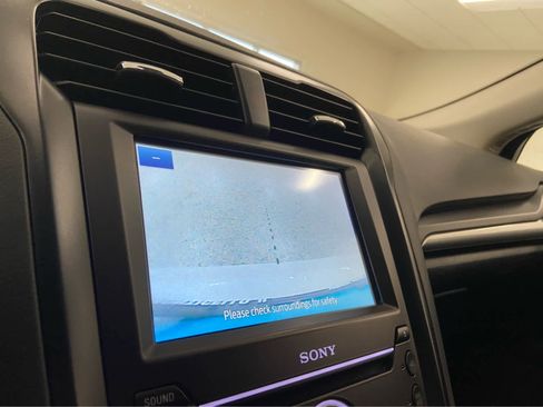 Used 2020 Ford Fusion Titanium image 29