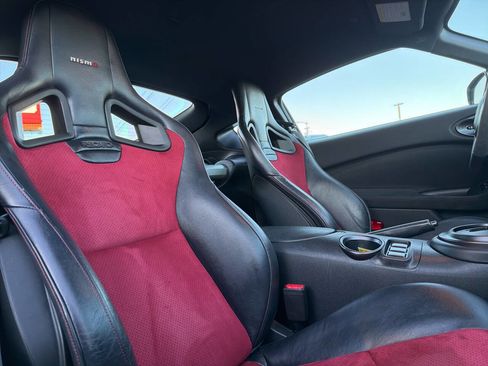 Used 2017 Nissan 370Z NISMO image 16