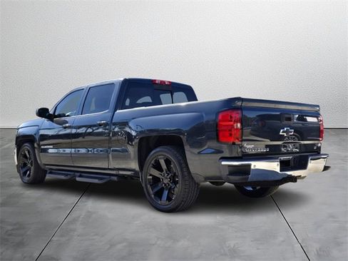 Used 2018 Chevrolet Silverado 1500 LT w/ All Star Edition image 3