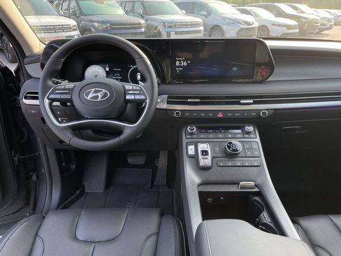 Certified 2025 Hyundai Palisade Limited AWD/4WD image 5